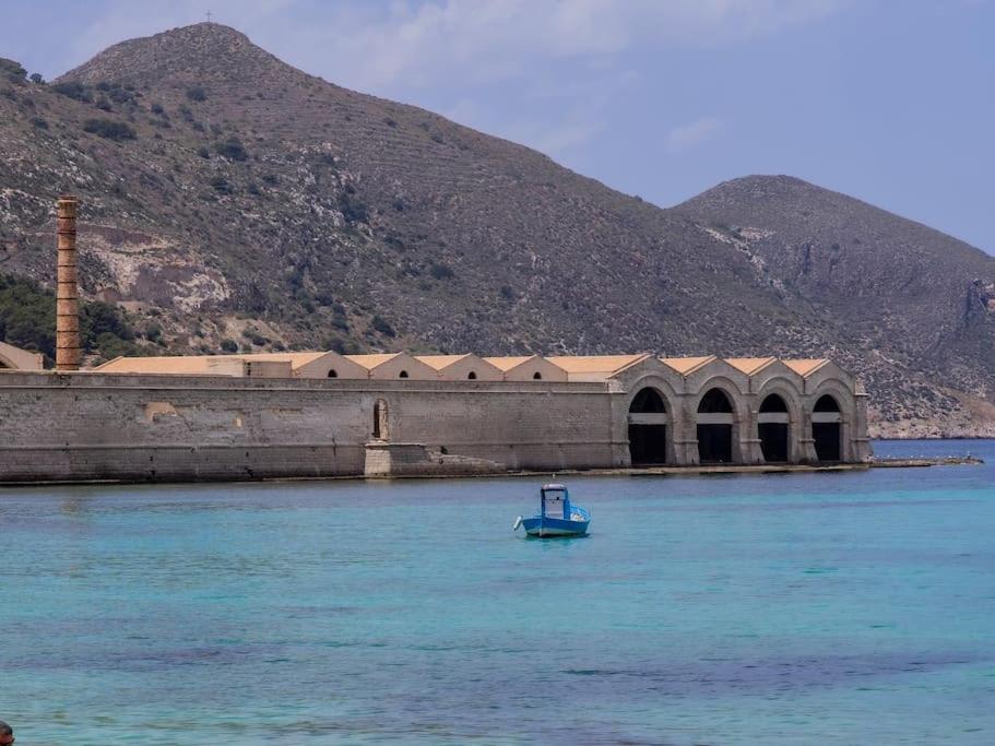 La Perla Della Praia Villa Favignana Luaran gambar